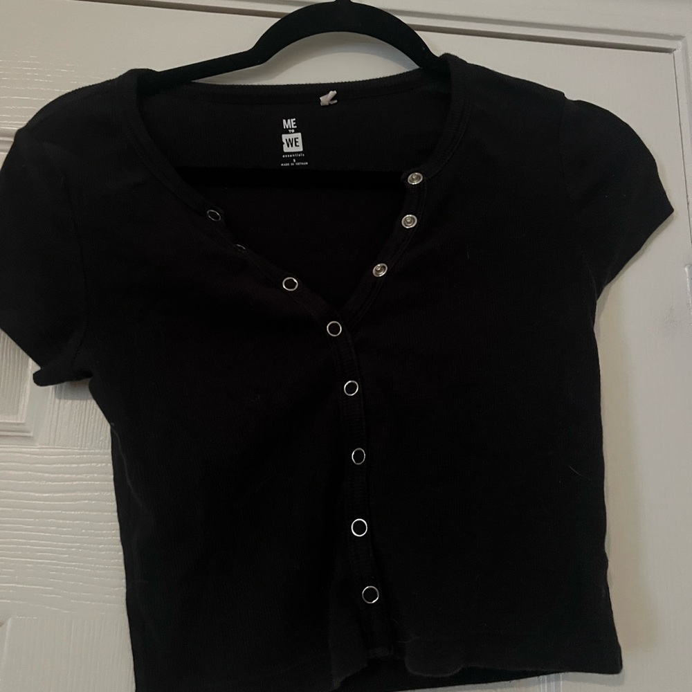 Me to We by pacsun black top